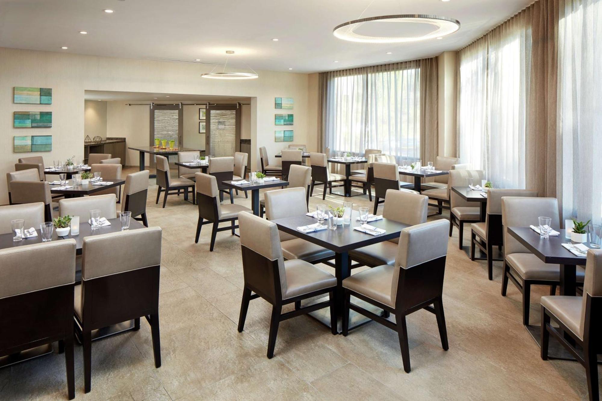 Hilton Garden Inn San Diego Mission Valley/Stadium Exterior photo