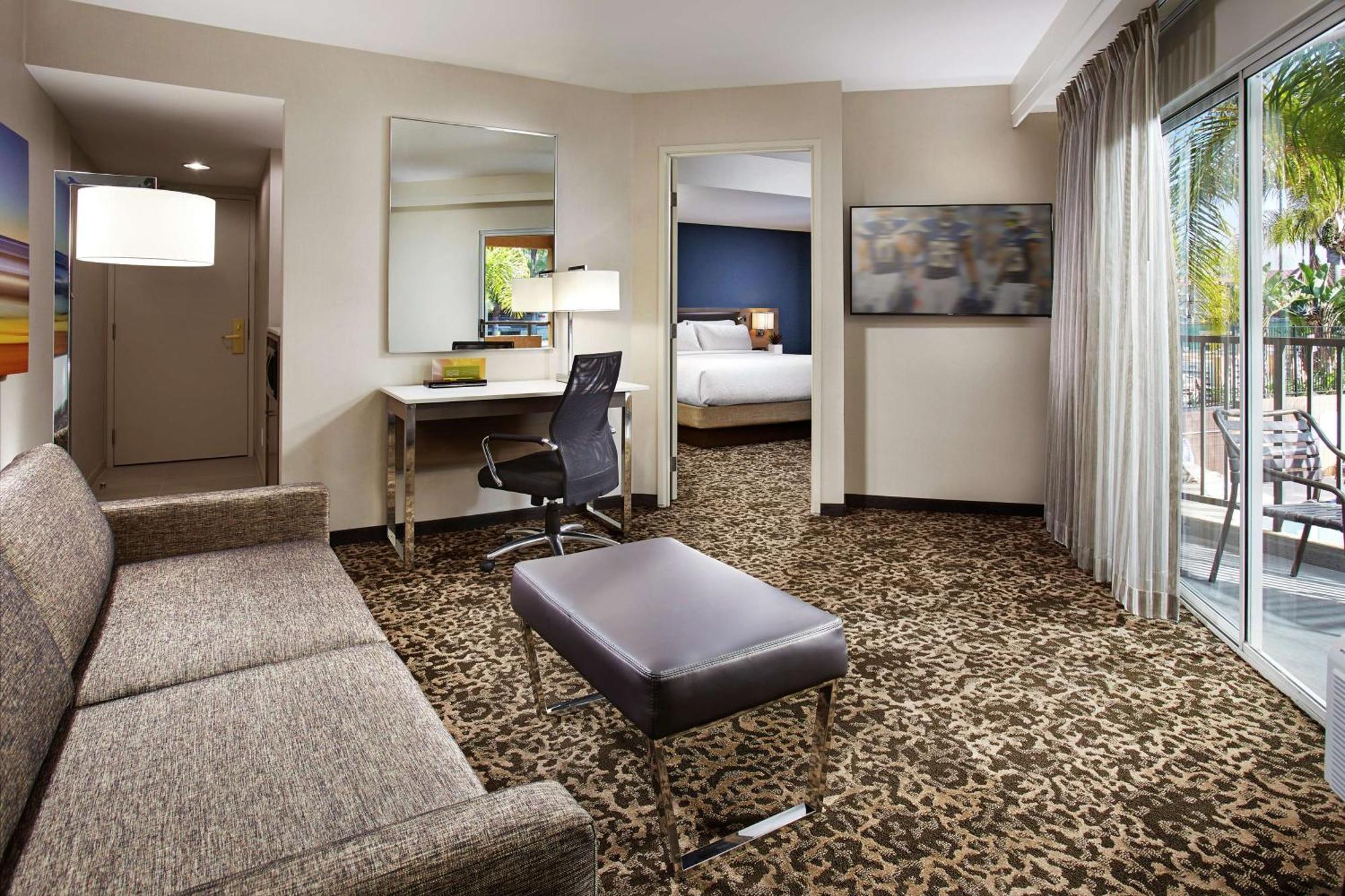 Hilton Garden Inn San Diego Mission Valley/Stadium Exterior photo