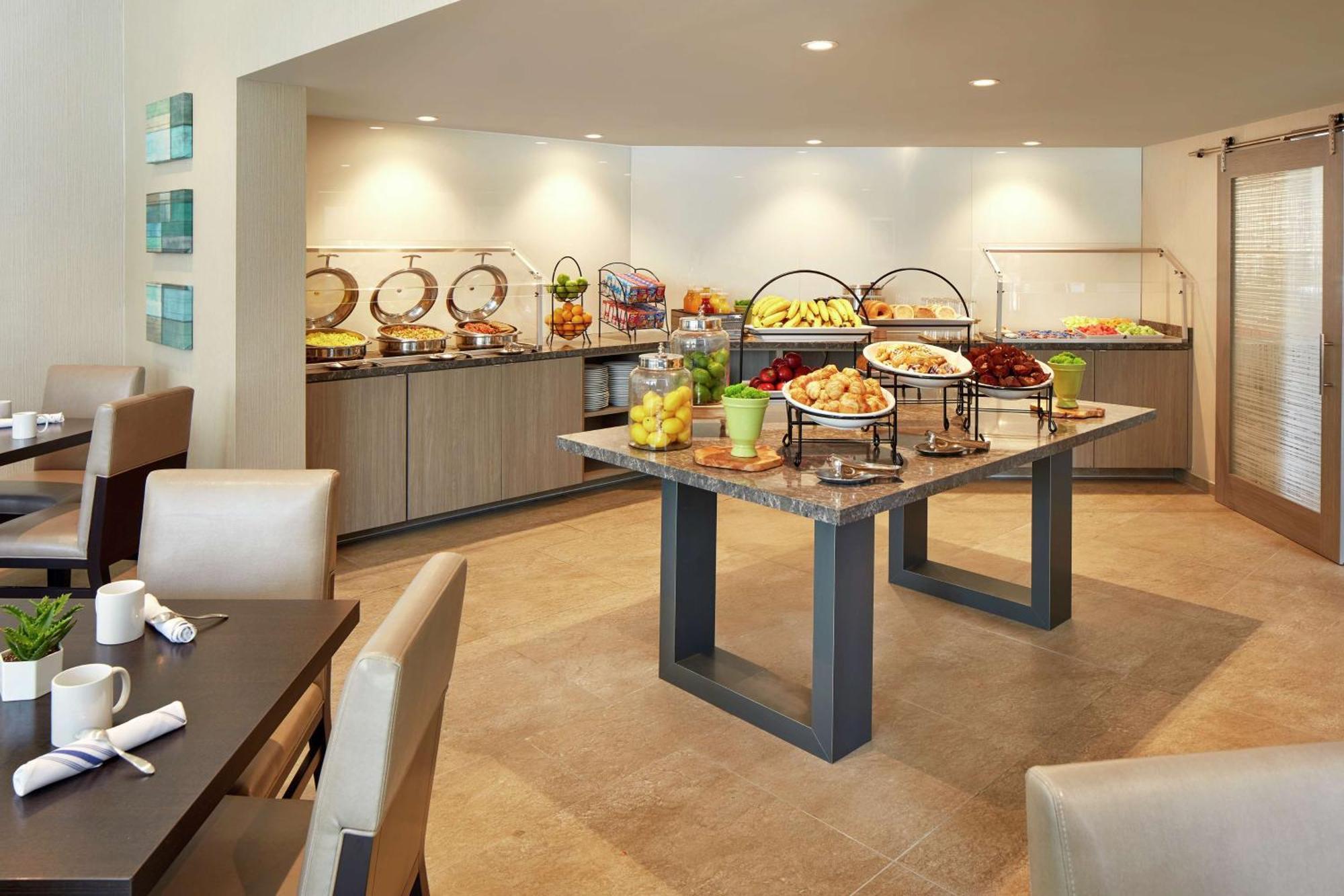 Hilton Garden Inn San Diego Mission Valley/Stadium Exterior photo